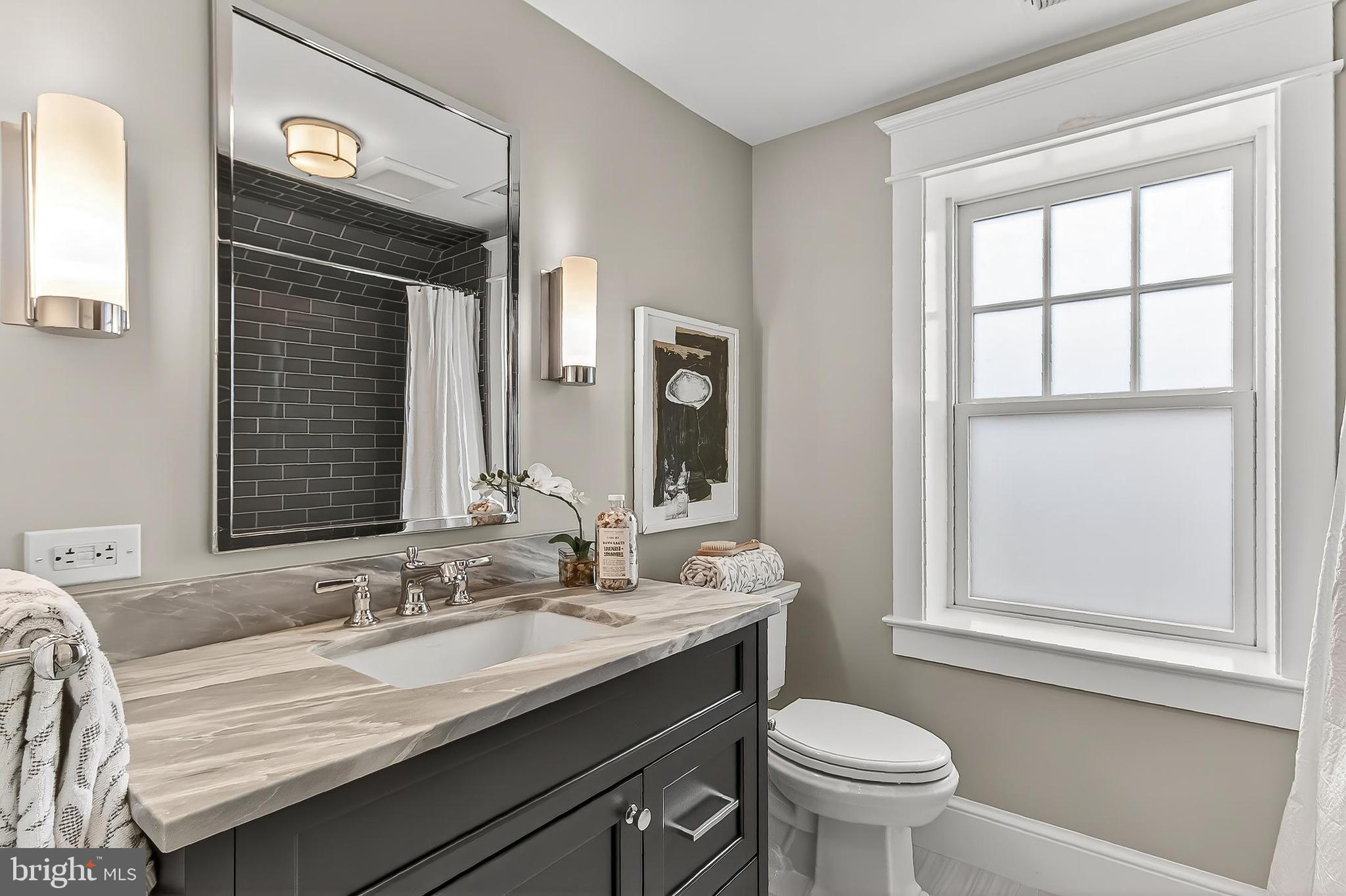 1007 N SYCAMORE STREET