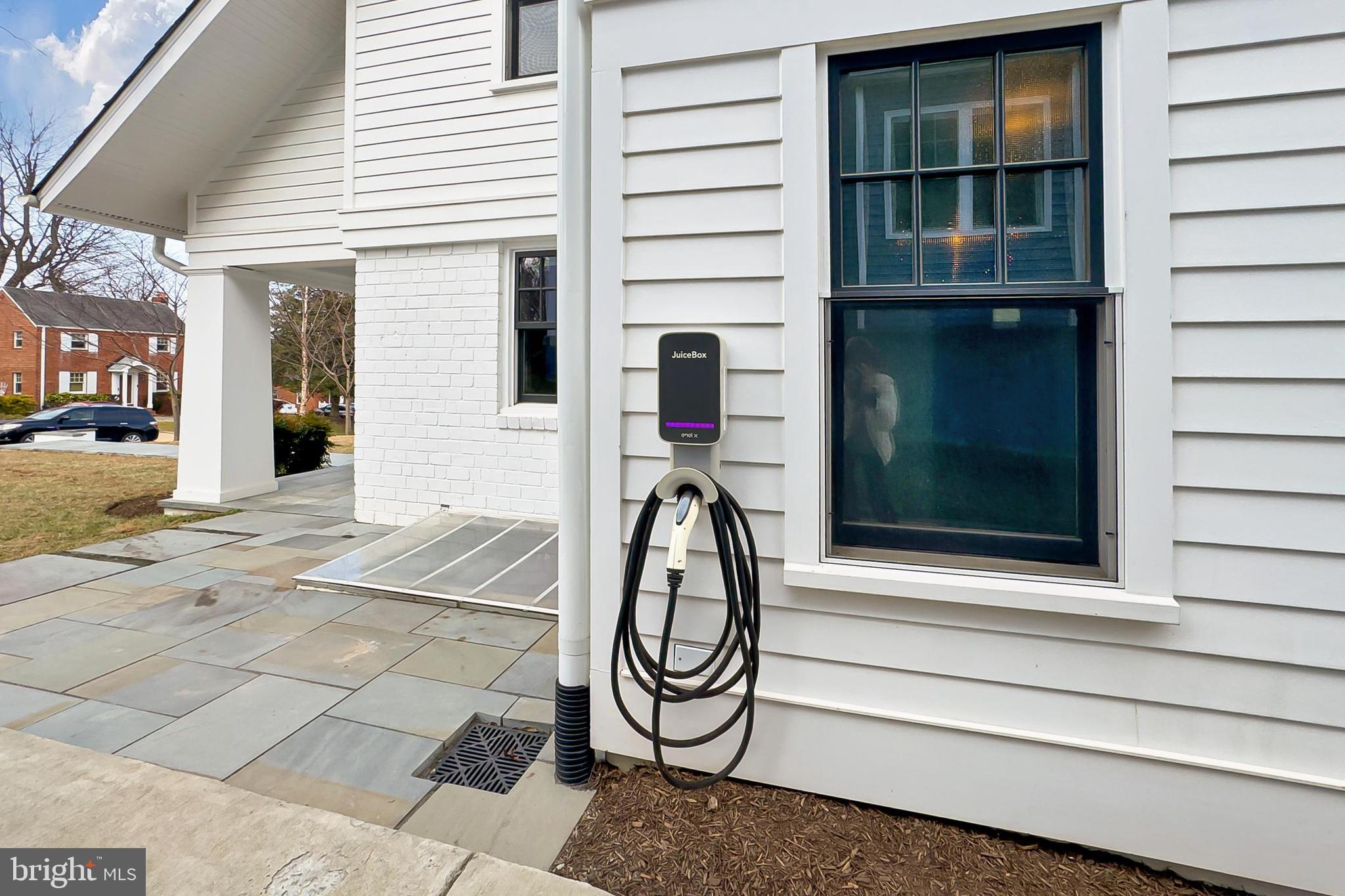 1007 N SYCAMORE STREET