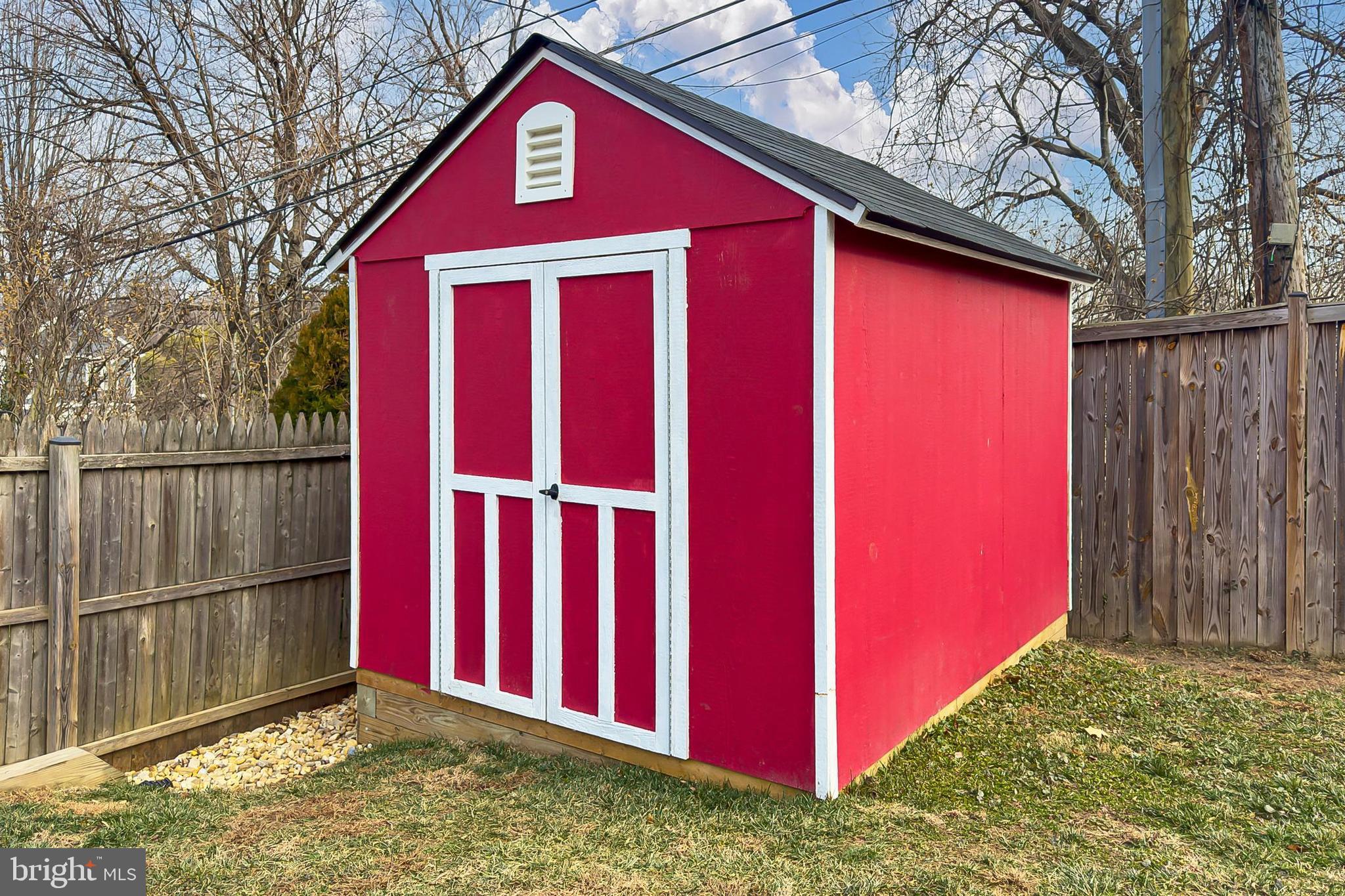 1007 N SYCAMORE STREET