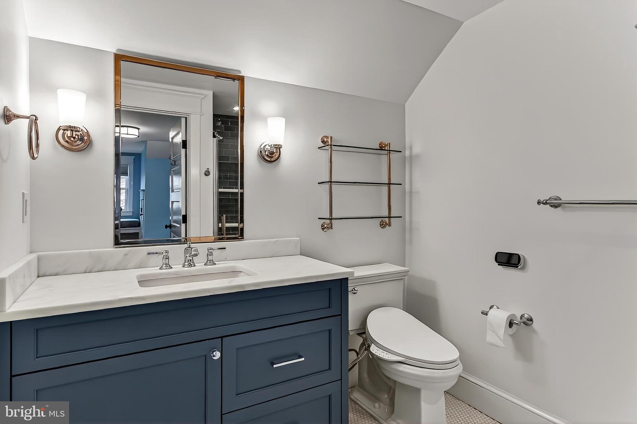 1007 N SYCAMORE STREET