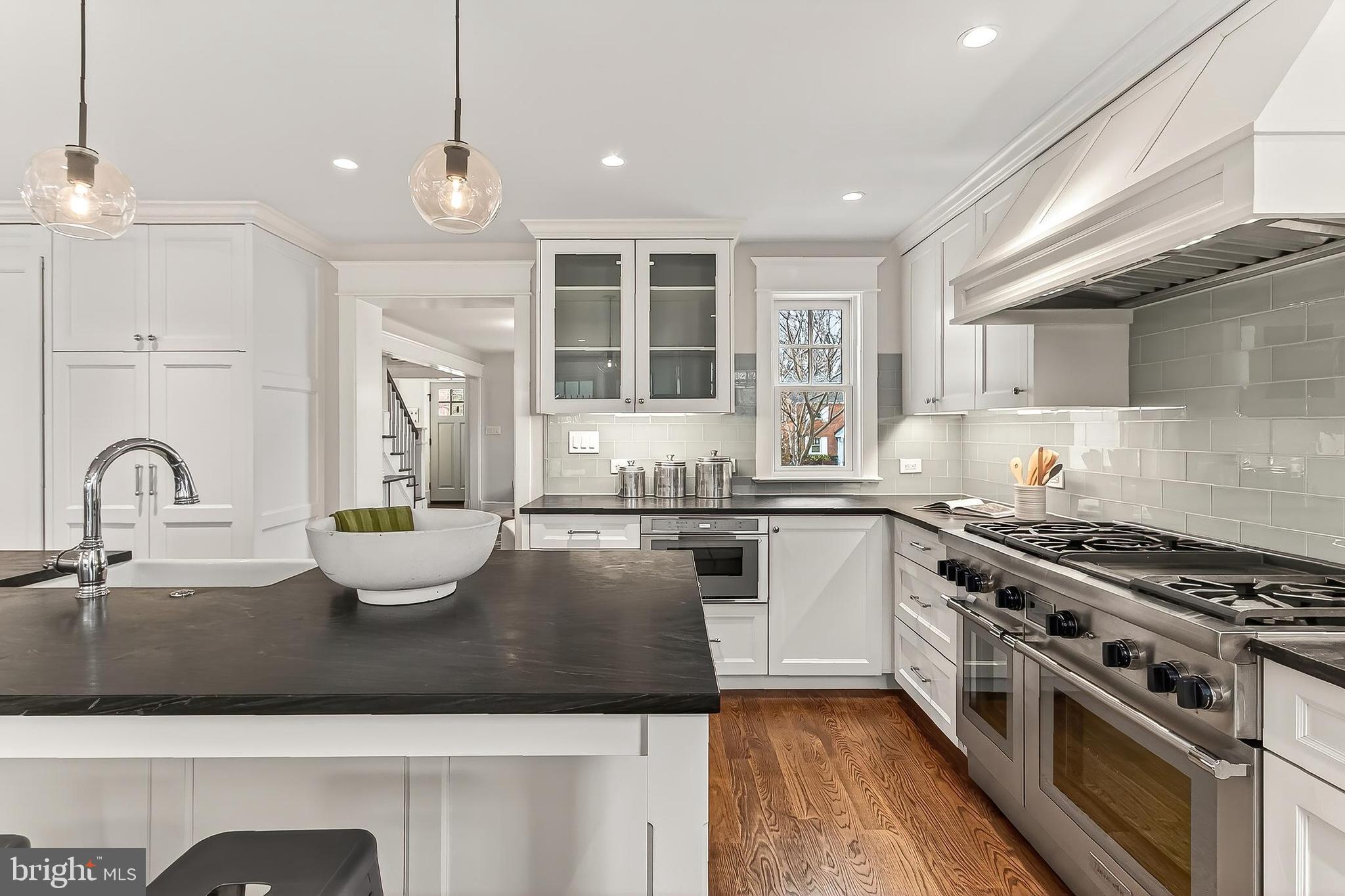 1007 N SYCAMORE STREET