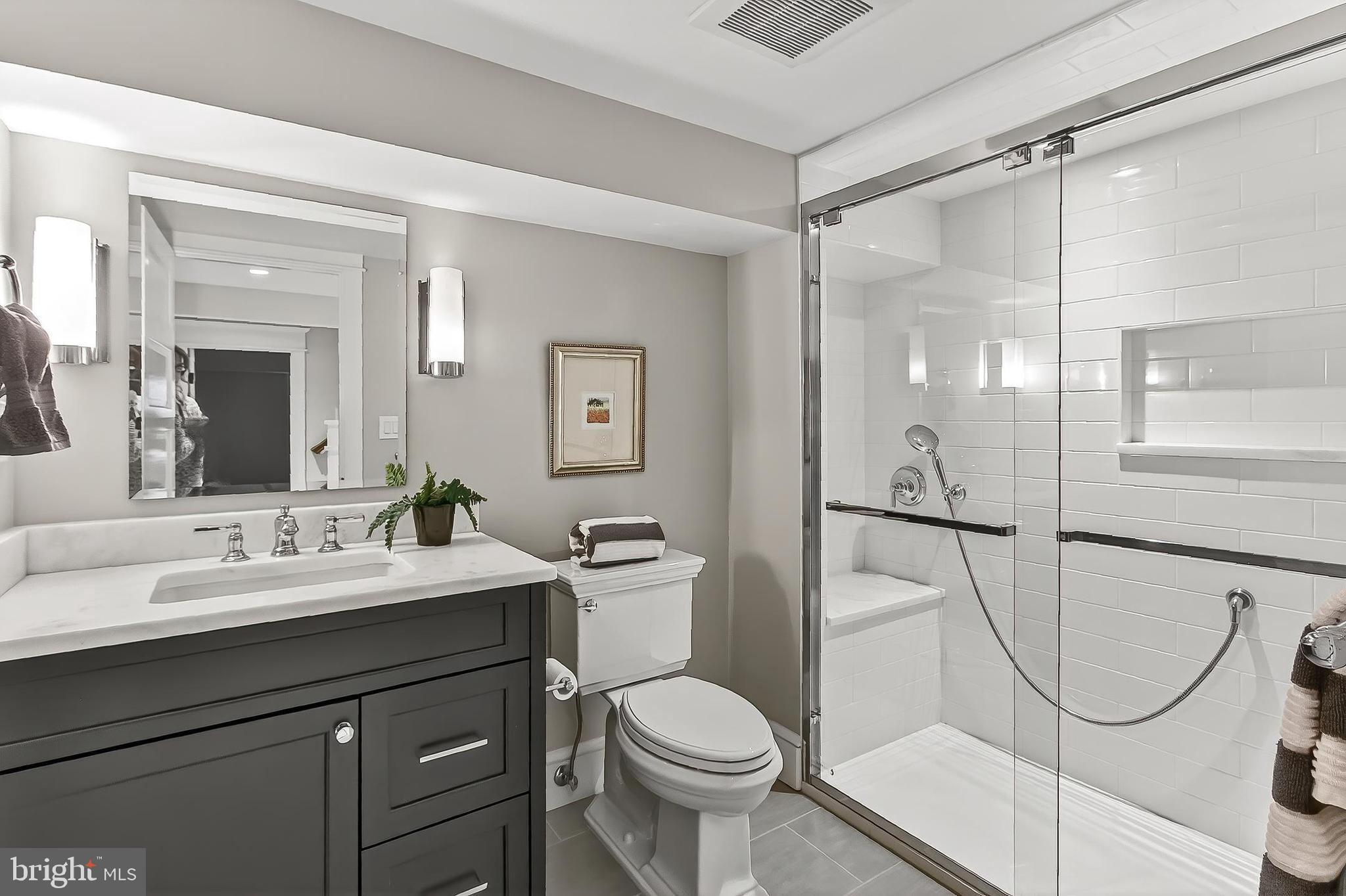 1007 N SYCAMORE STREET