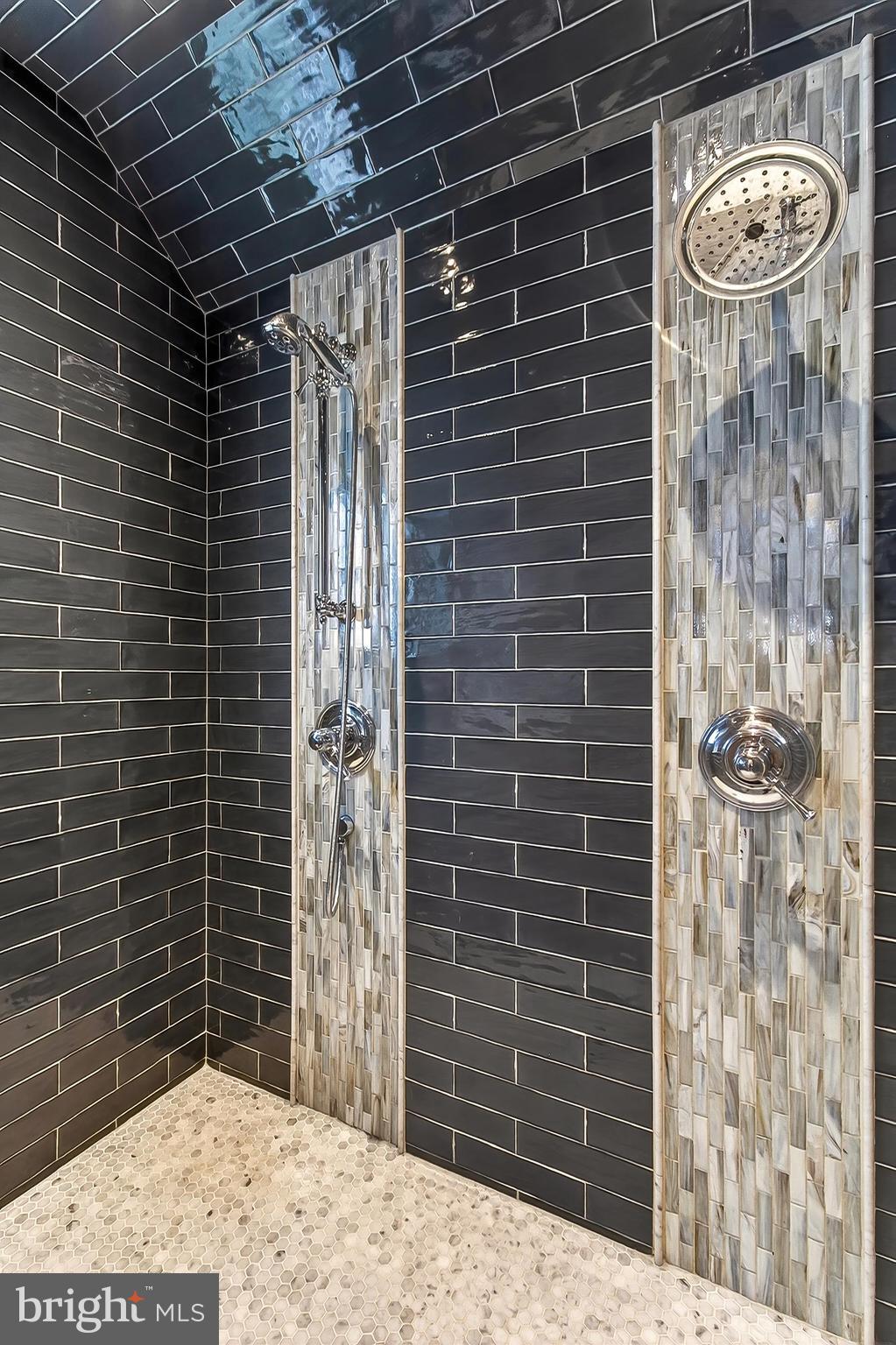 1007 N SYCAMORE STREET