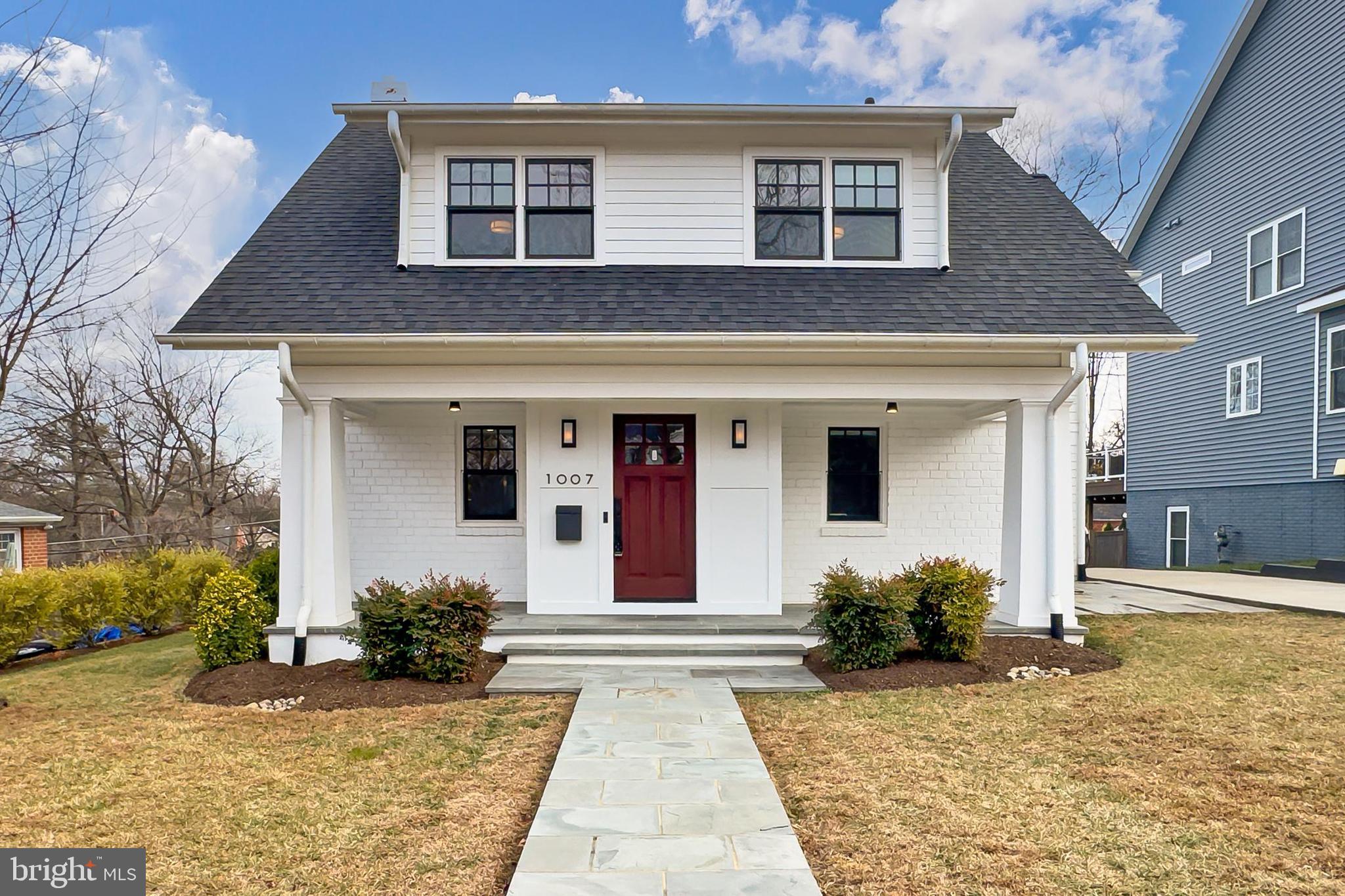 1007 N SYCAMORE STREET