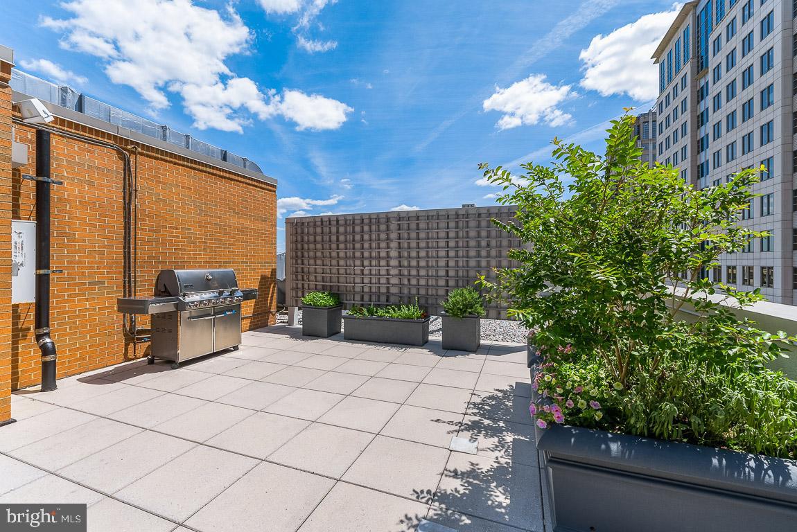 12025 New Dominion Pkwy #204