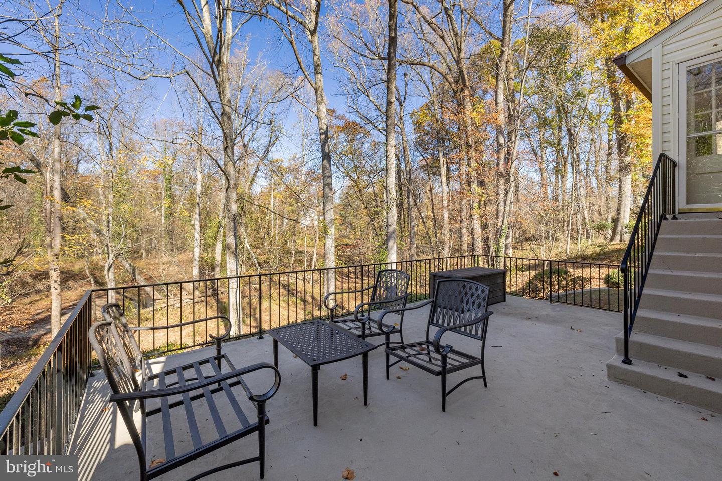 1554 Forest Villa Ln