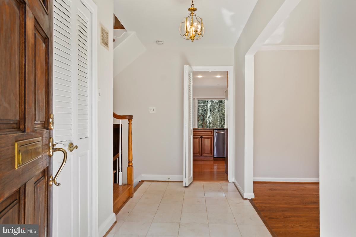 1554 Forest Villa Ln