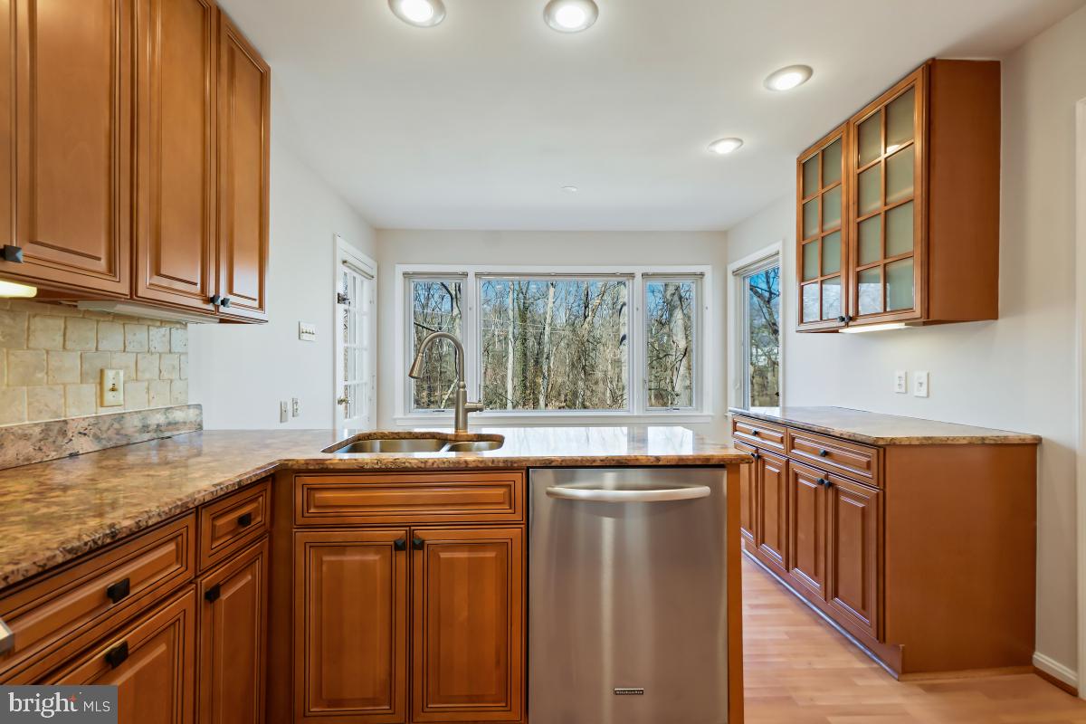 1554 Forest Villa Ln