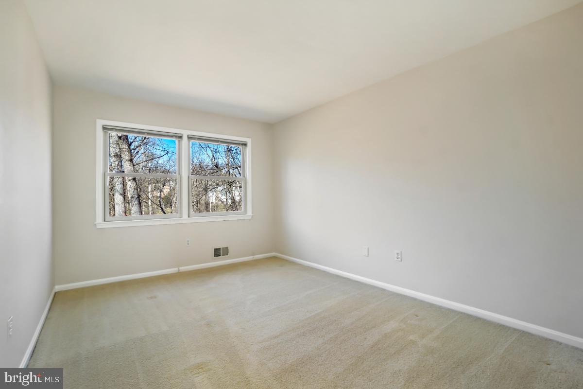 1554 Forest Villa Ln