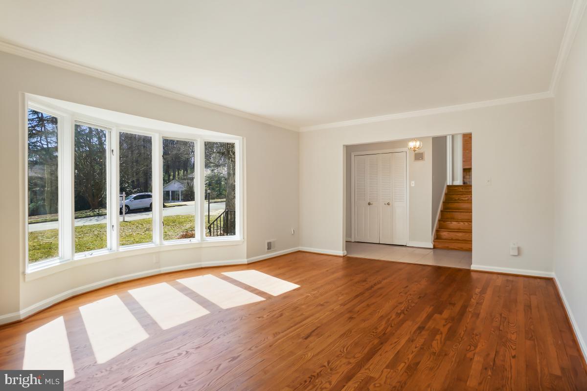 1554 Forest Villa Ln