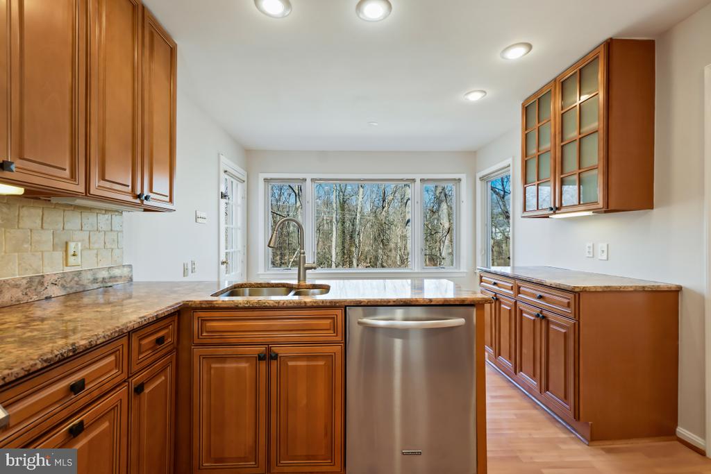 1554 Forest Villa Ln