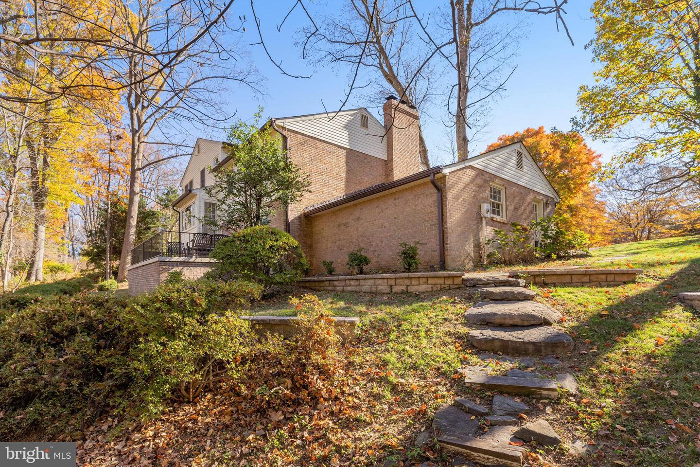 1554 Forest Villa Ln
