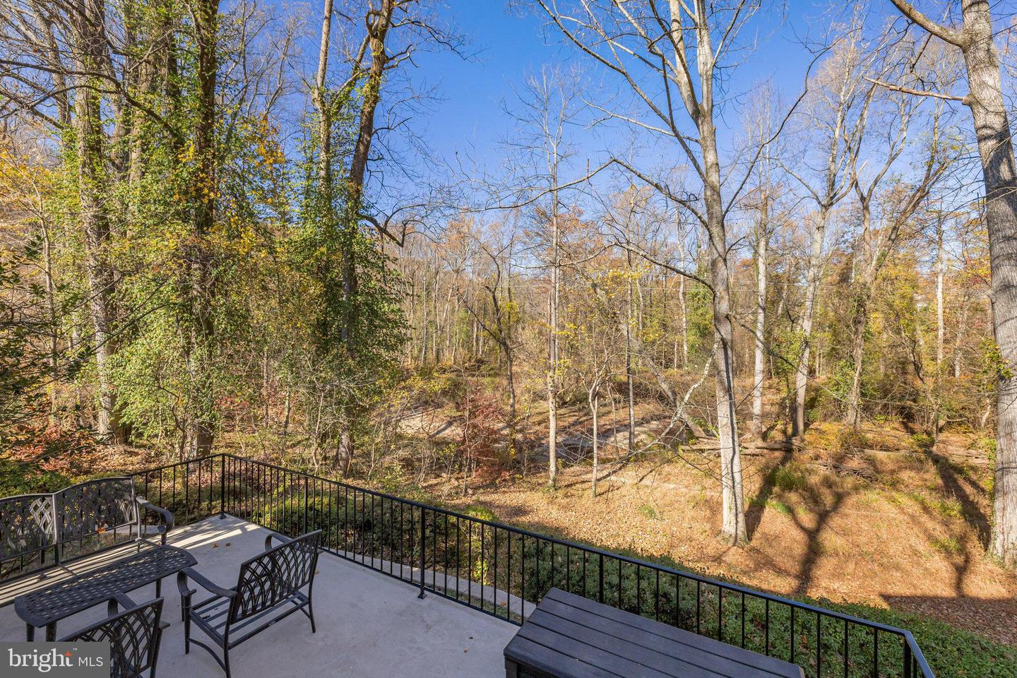 1554 Forest Villa Ln