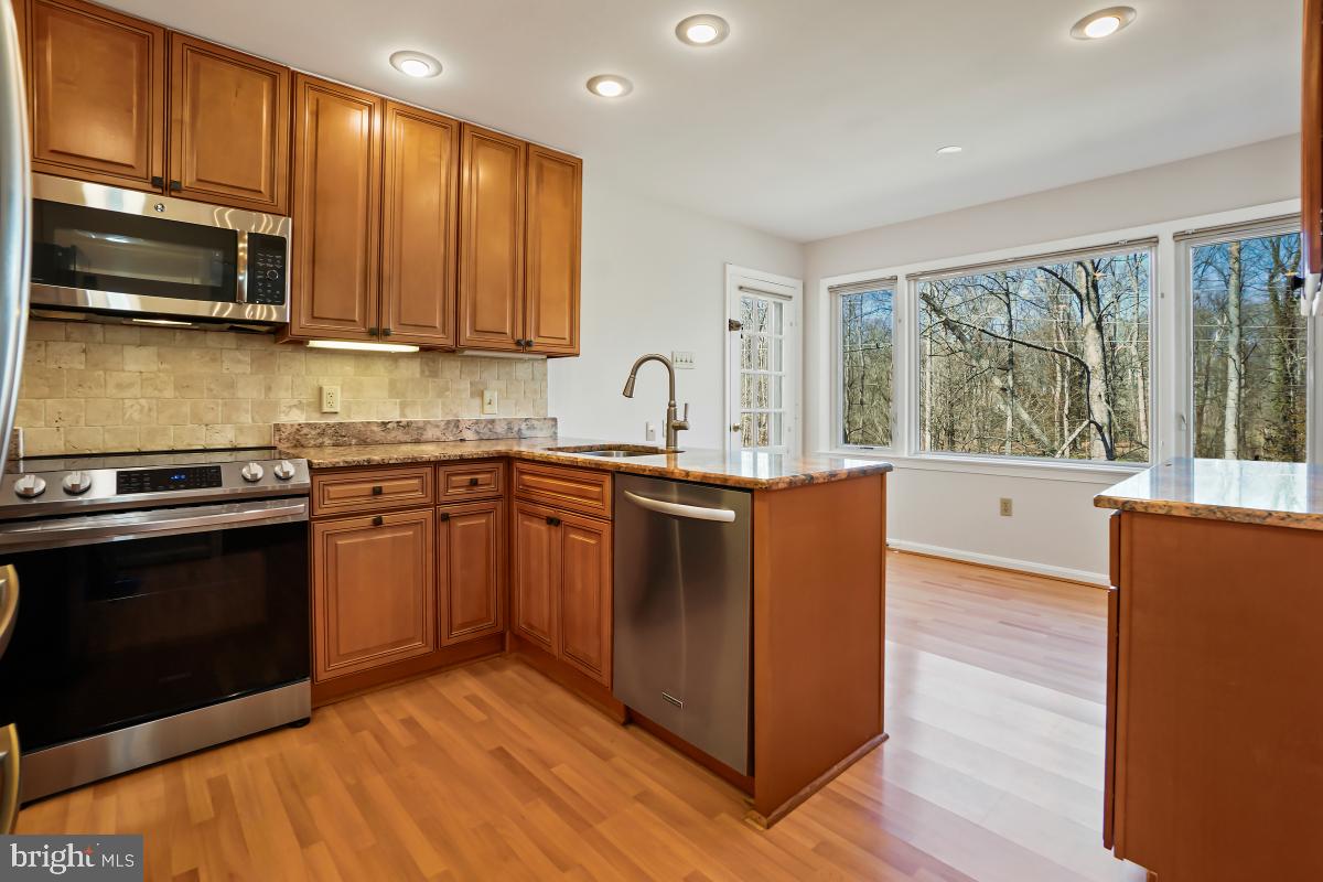 1554 Forest Villa Ln