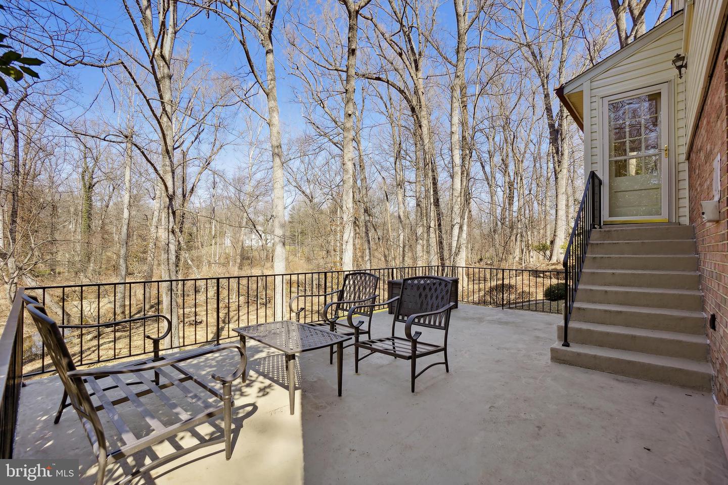 1554 Forest Villa Ln