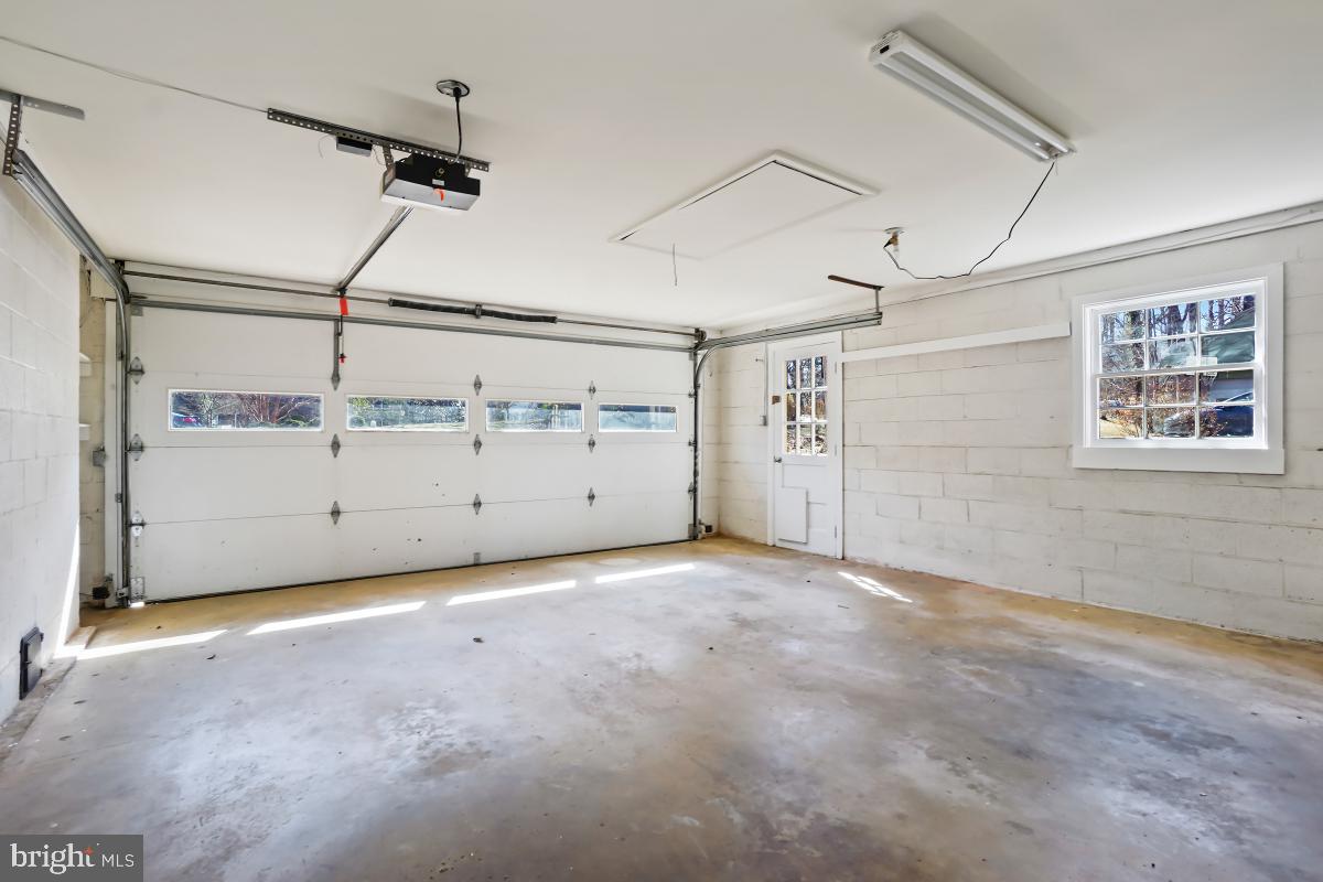 1554 Forest Villa Ln