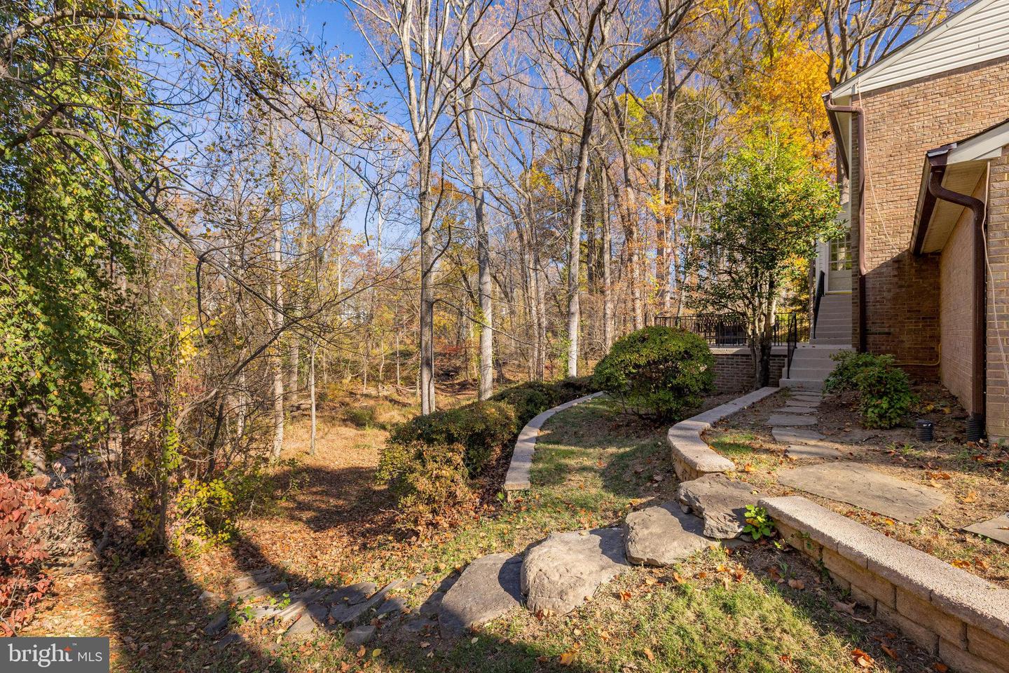 1554 Forest Villa Ln