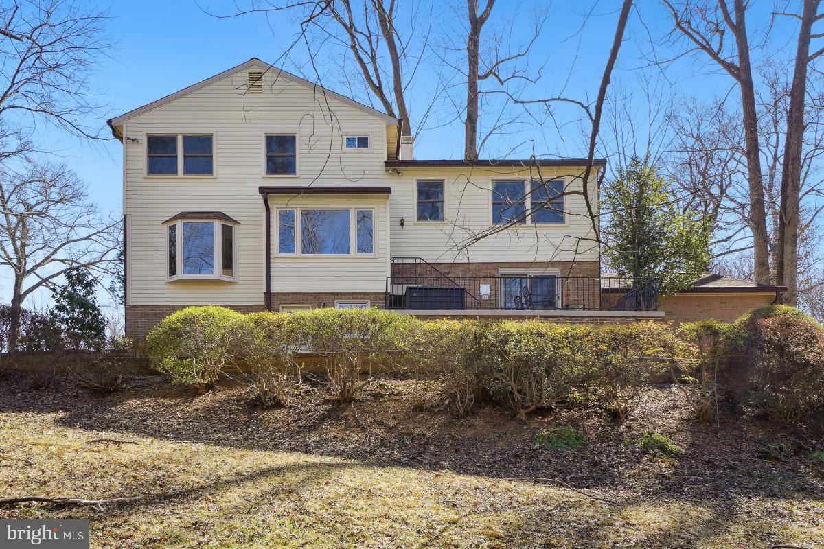 1554 Forest Villa Ln