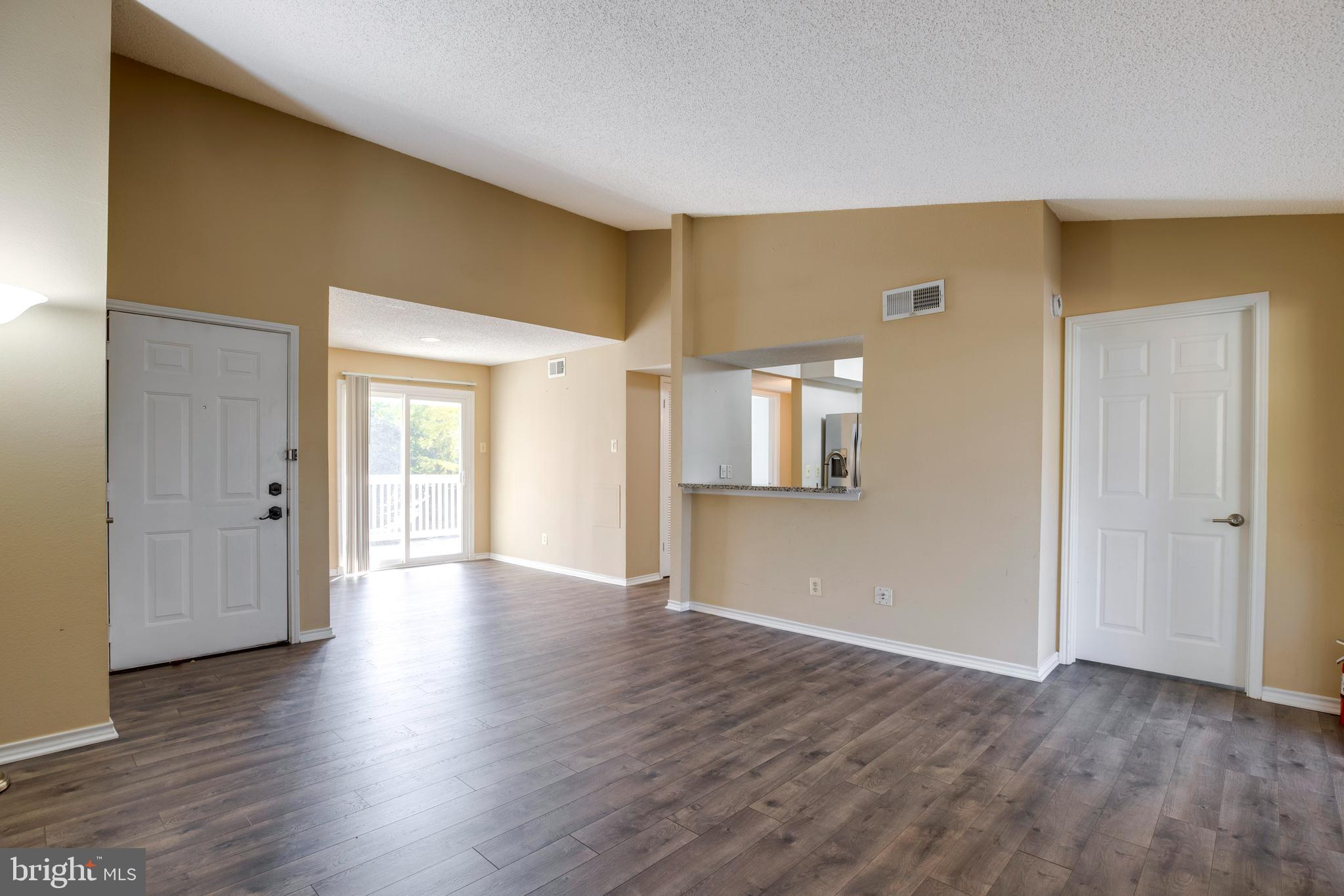 1543 LINCOLN WAY 301B