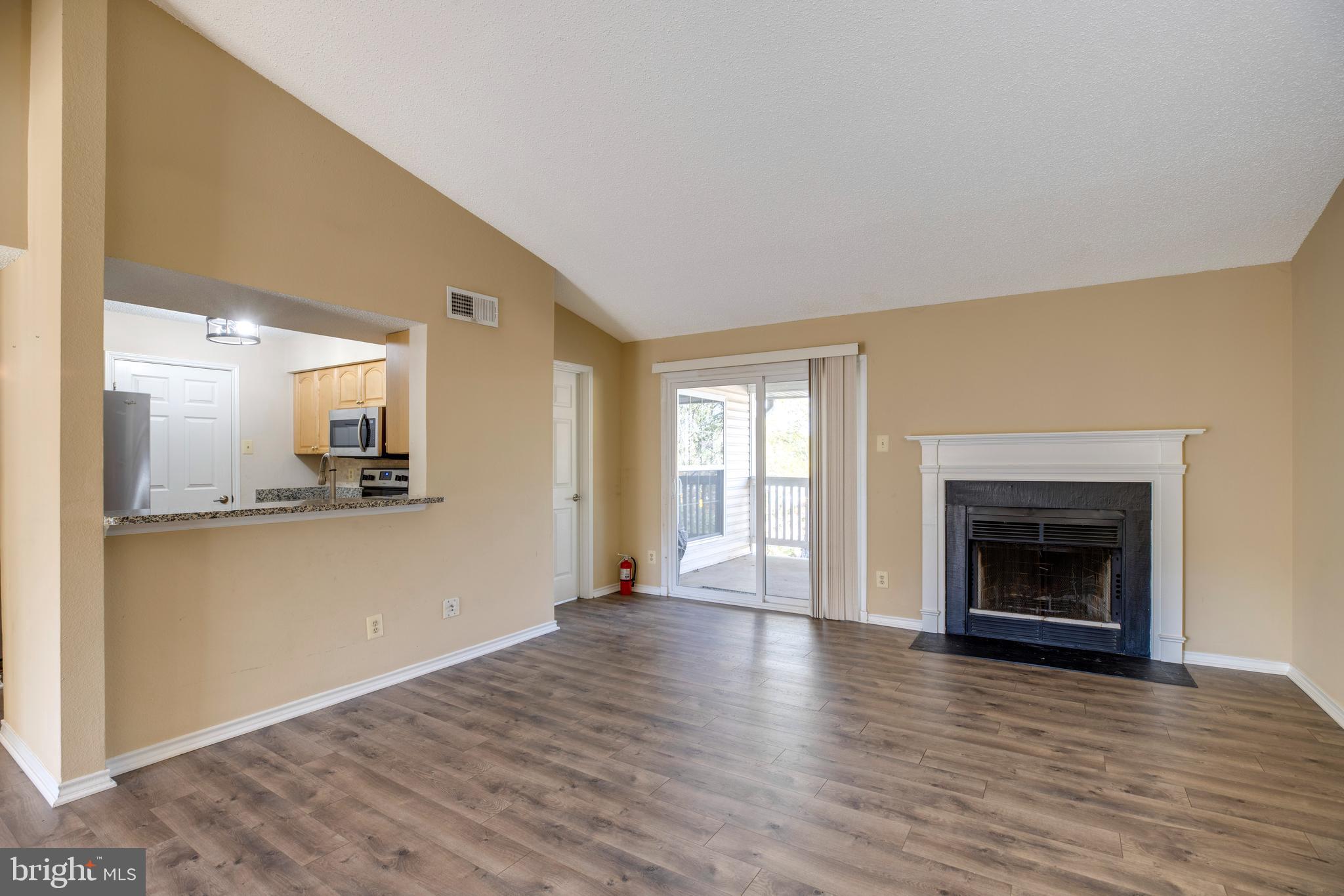 1543 LINCOLN WAY 301B