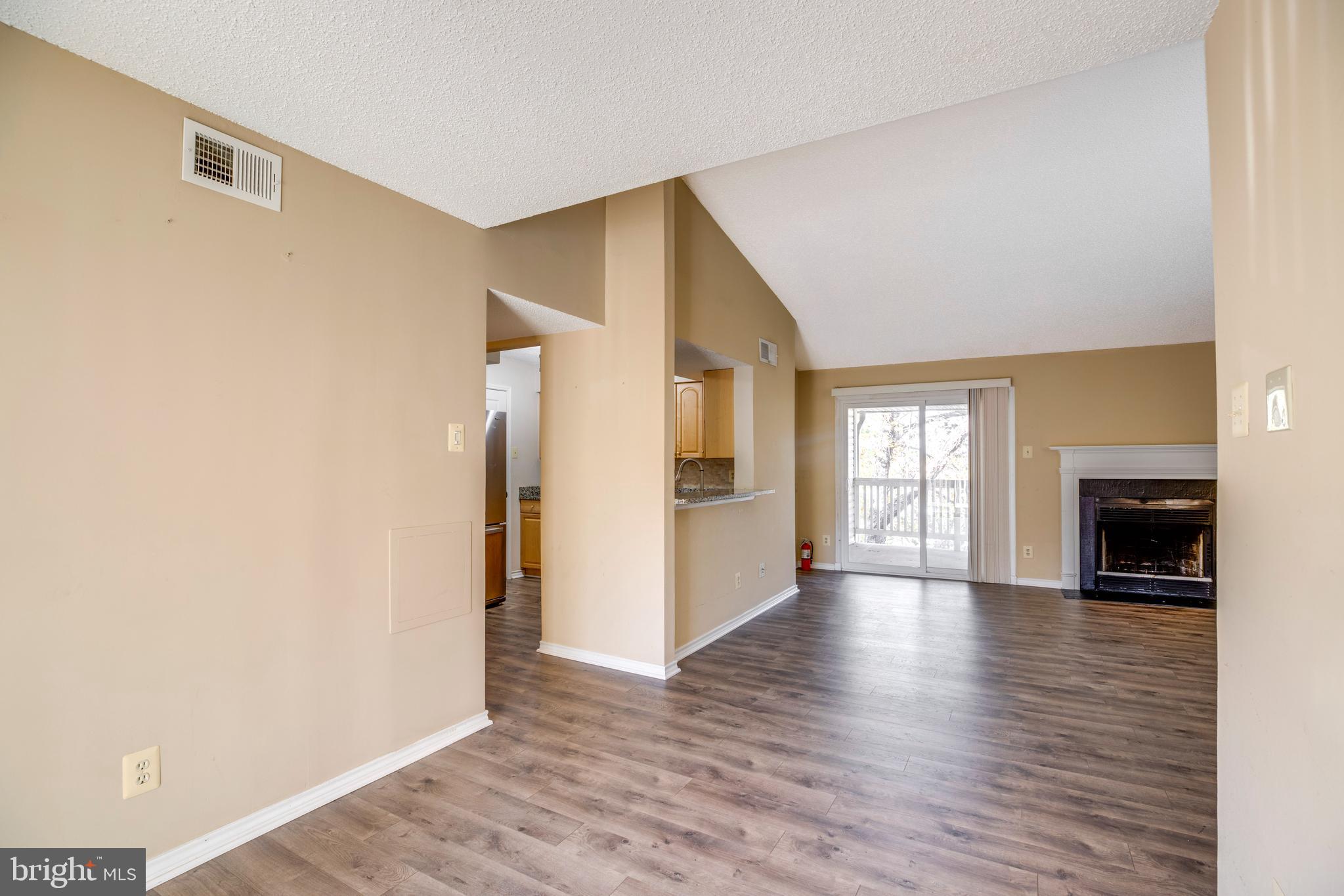 1543 LINCOLN WAY 301B