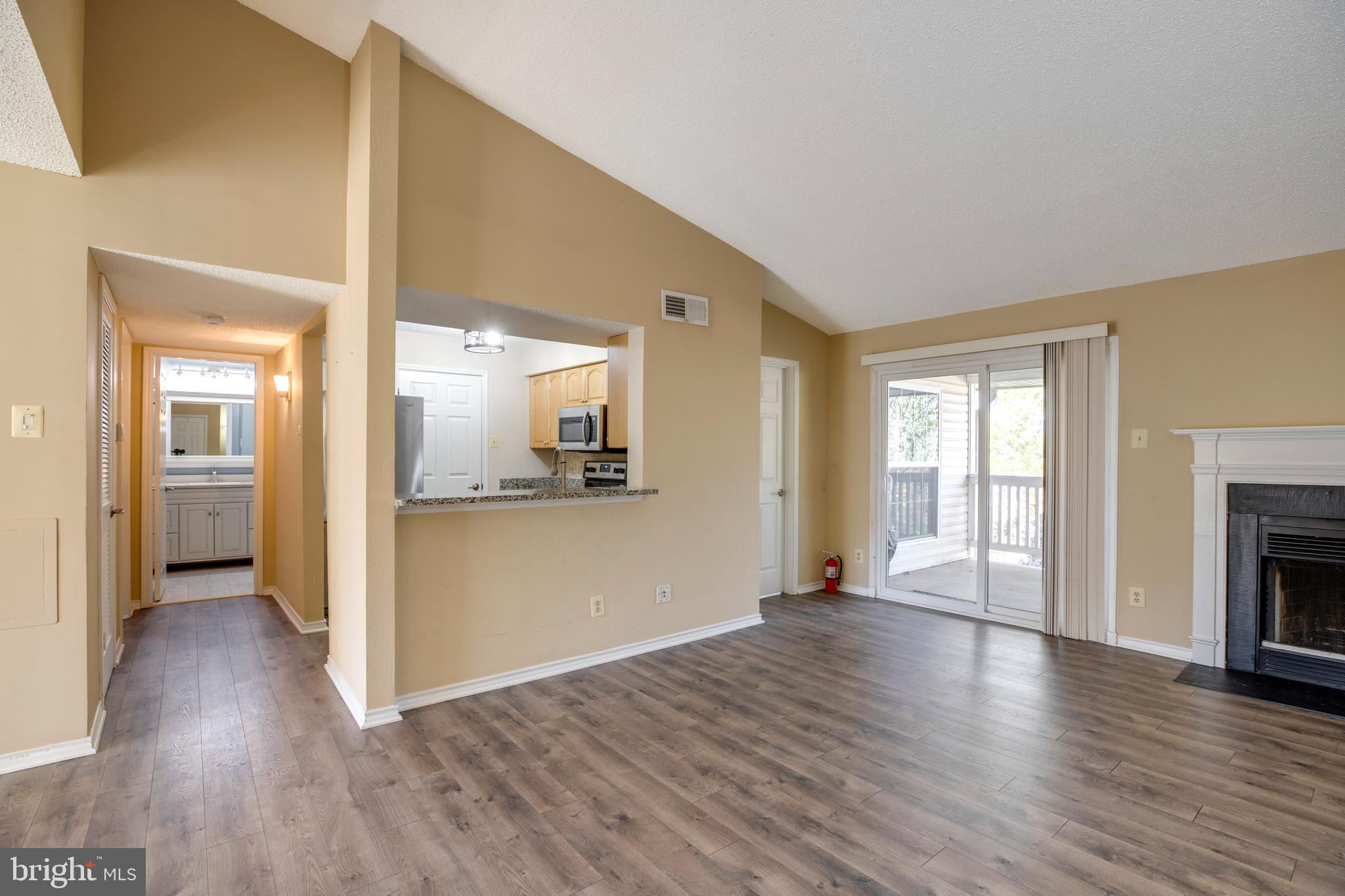 1543 LINCOLN WAY 301B