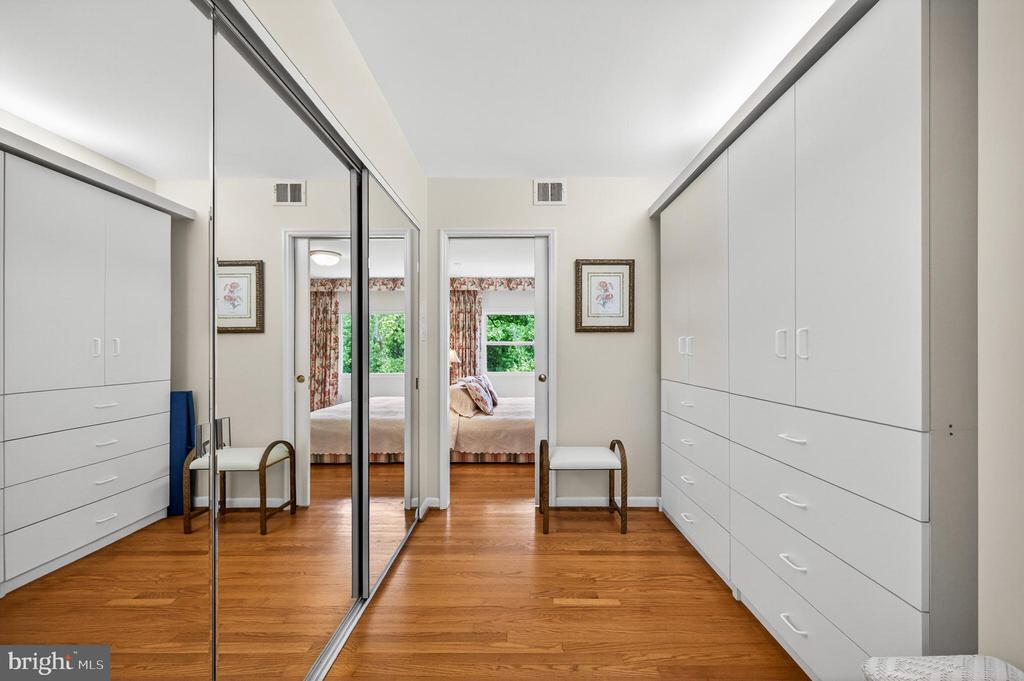 1003 PRIORY PLACE