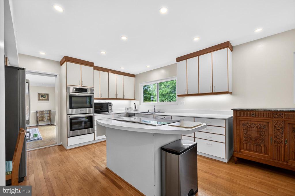 1003 PRIORY PLACE
