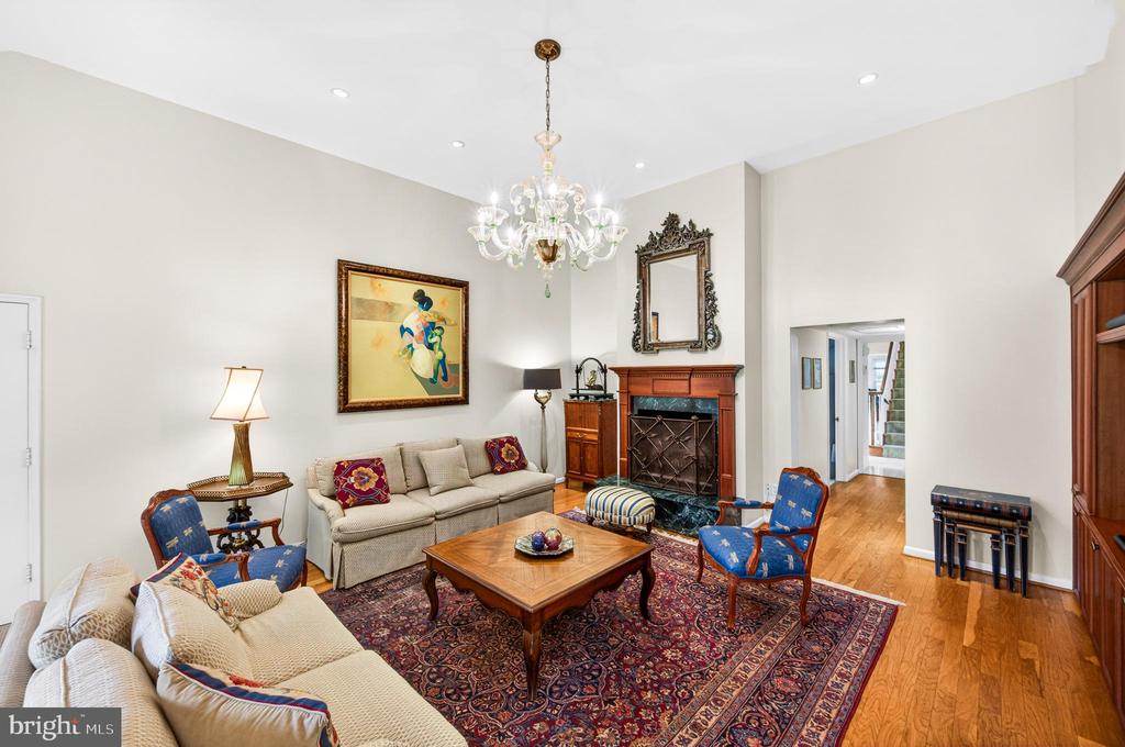 1003 PRIORY PLACE