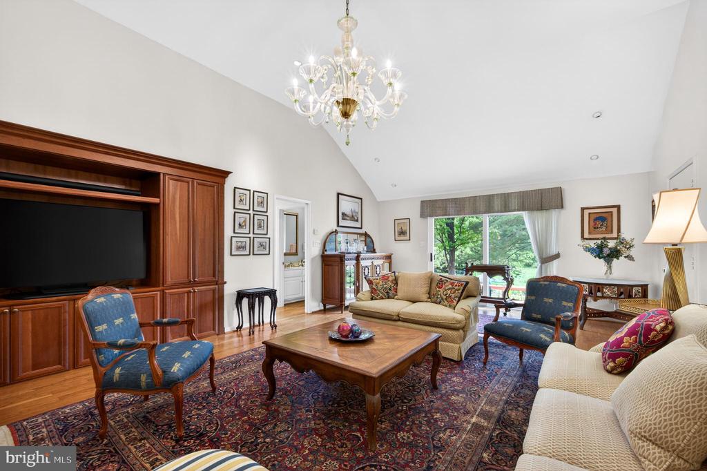 1003 PRIORY PLACE