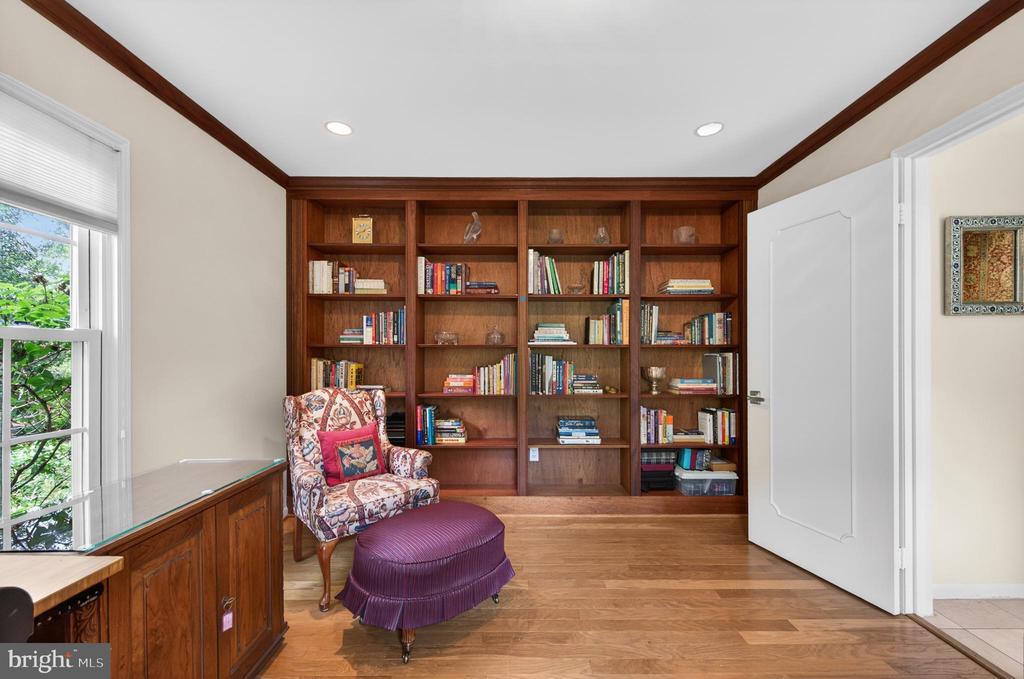 1003 PRIORY PLACE