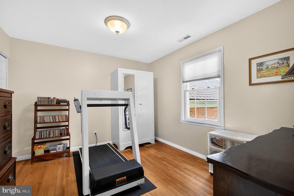 1003 PRIORY PLACE