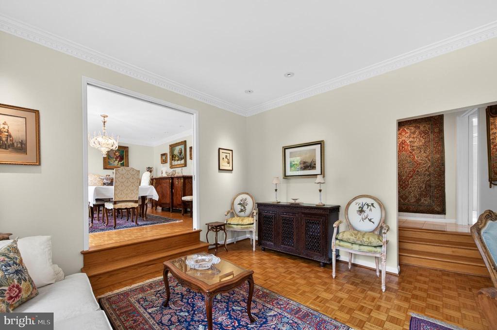 1003 PRIORY PLACE