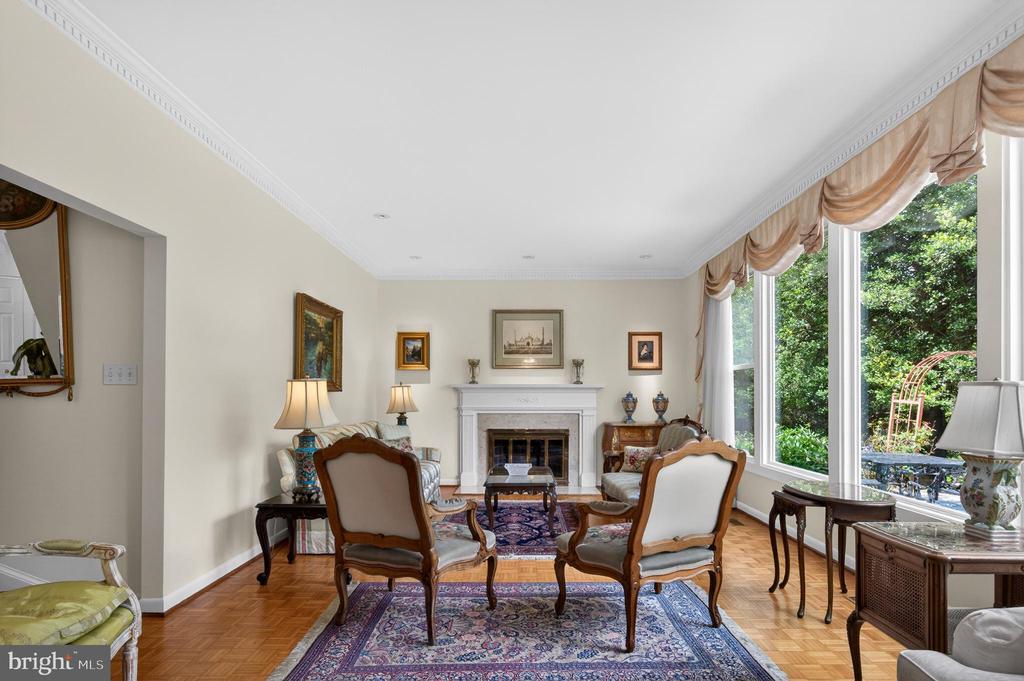 1003 PRIORY PLACE