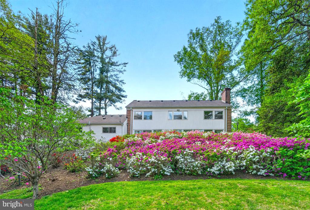 1003 PRIORY PLACE