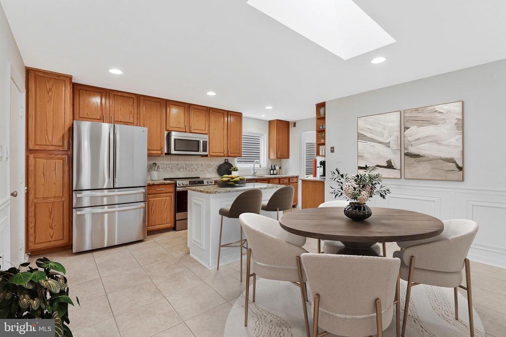 8424 HOLLIS LANE