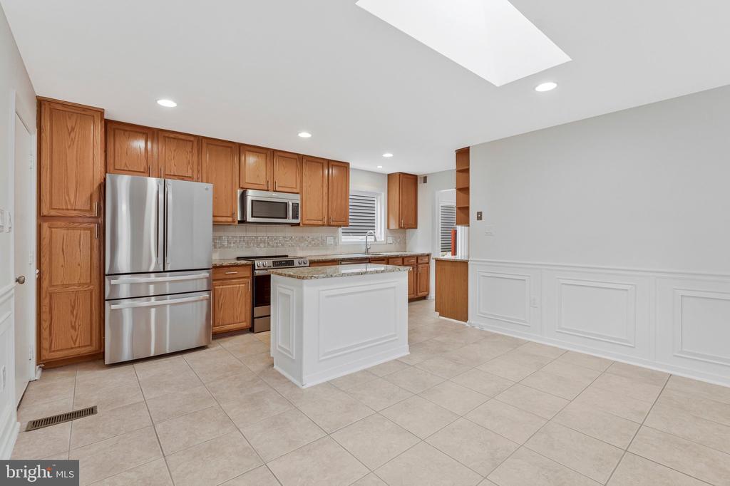 8424 HOLLIS LANE