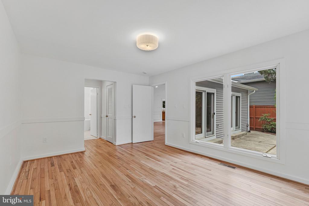 8424 HOLLIS LANE