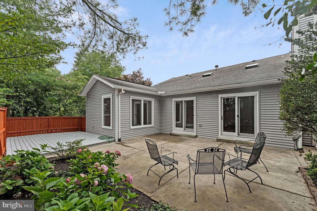 8424 HOLLIS LANE
