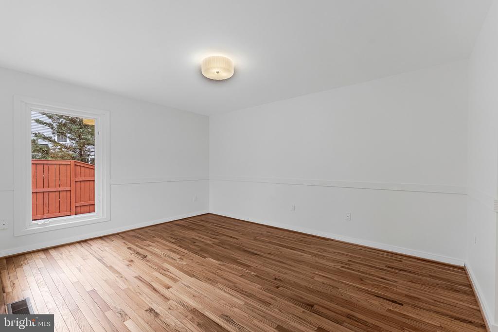 8424 HOLLIS LANE