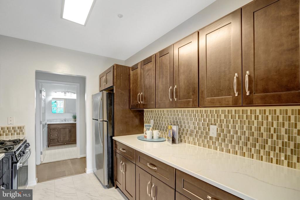 6990 FALLS REACH DRIVE Unit: 301
