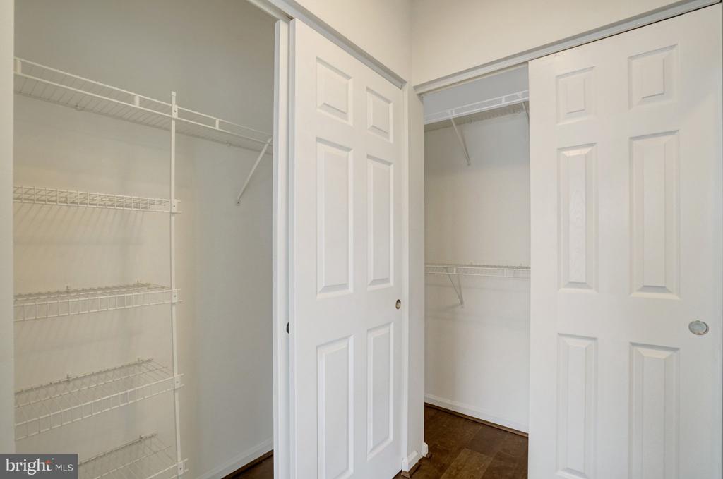 6990 FALLS REACH DRIVE Unit: 301