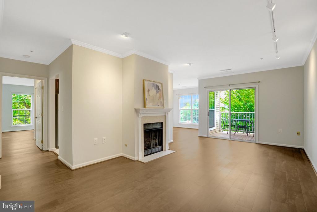 6990 FALLS REACH DRIVE Unit: 301