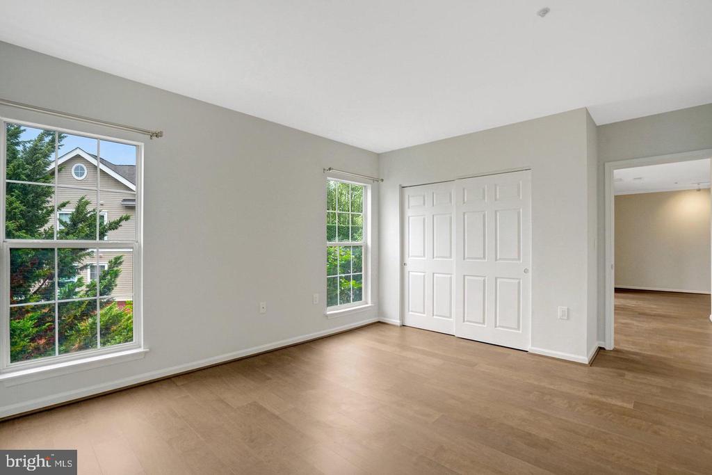 6990 FALLS REACH DRIVE Unit: 301