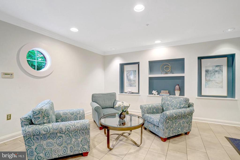 6990 FALLS REACH DRIVE Unit: 301