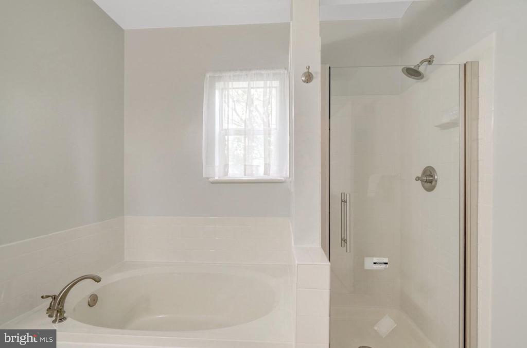 6990 FALLS REACH DRIVE Unit: 301