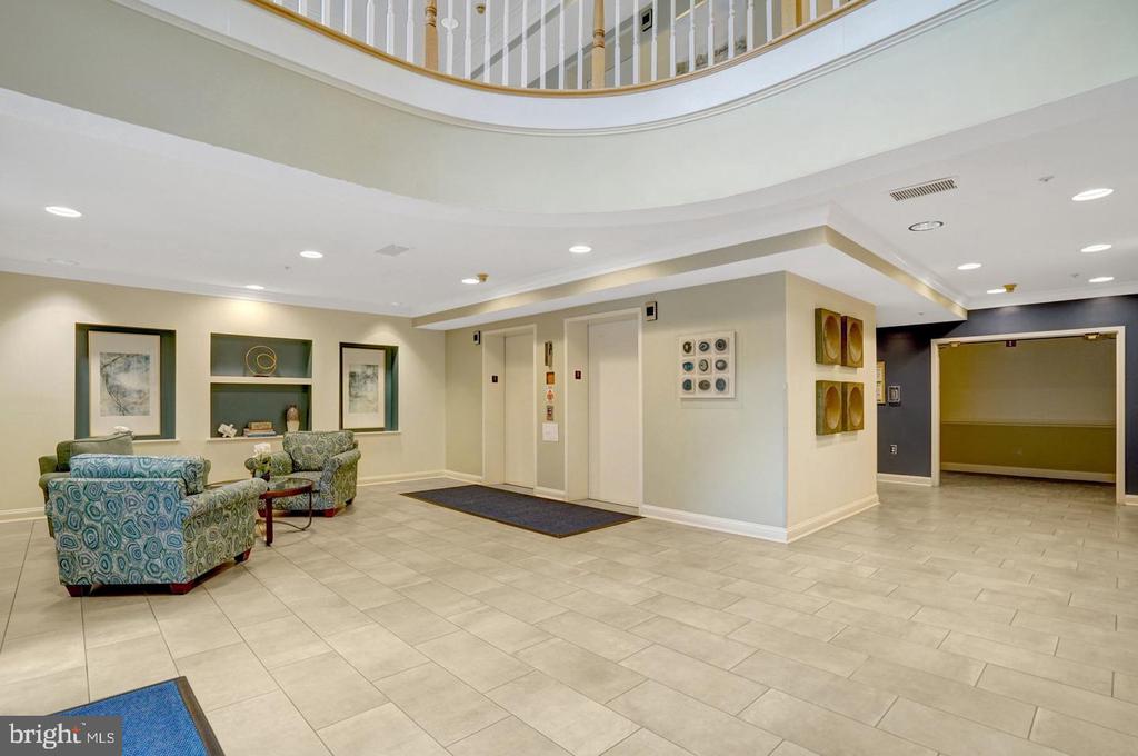 6990 FALLS REACH DRIVE Unit: 301