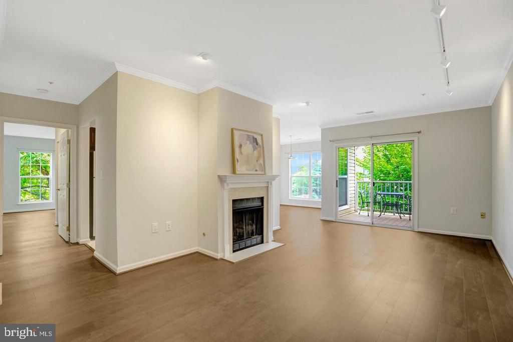 6990 FALLS REACH DRIVE Unit: 301