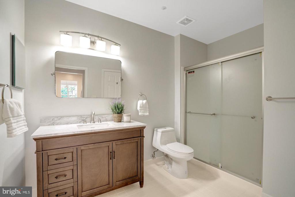 6990 FALLS REACH DRIVE Unit: 301