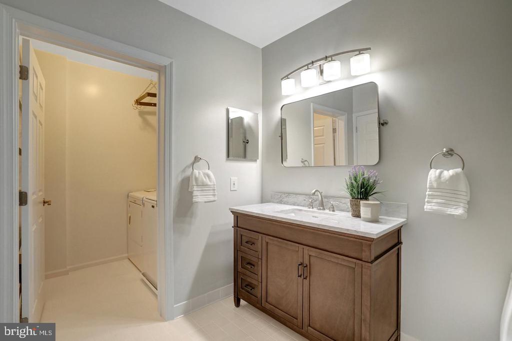 6990 FALLS REACH DRIVE Unit: 301